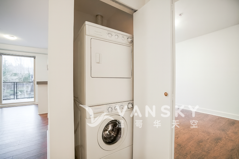 251016230255_ChatGPT Image Oct 16 2025 10_28_57 AM.png